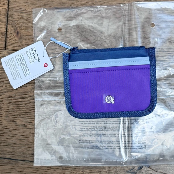 Lululemon True Identity Card Case, Pitch Blue/Blue Linen/Atomic Purple NWT - Picture 4 of 7
